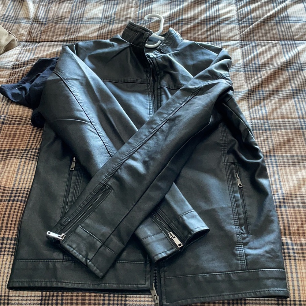 Leather jacket - Picture 3 of 4